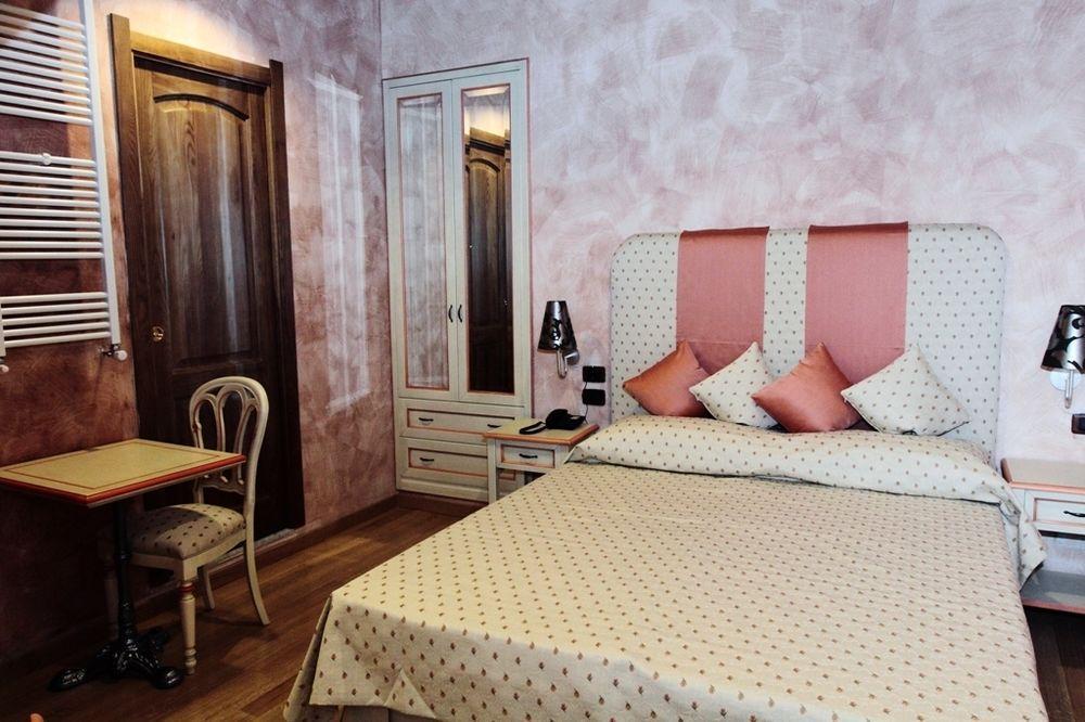 Condotti Rooms Róma Kültér fotó