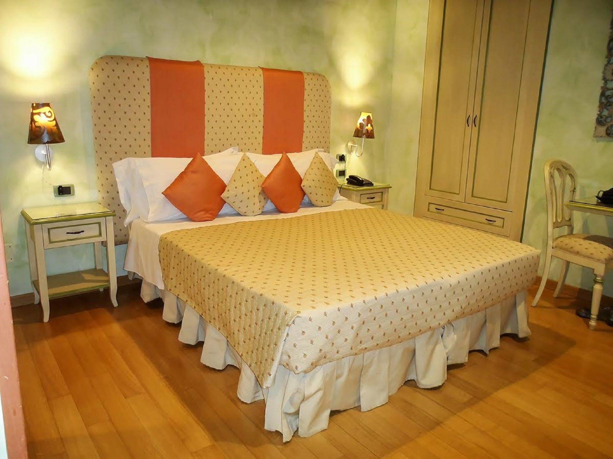 Condotti Rooms Róma Kültér fotó